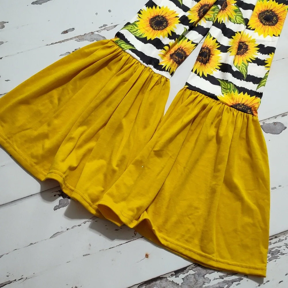 Sunflower Print Kids Bell Bottoms Size 6/8 - Picture 2 of 3